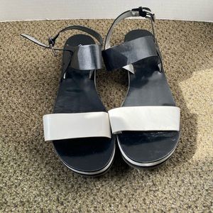 Black and white sandals - 9